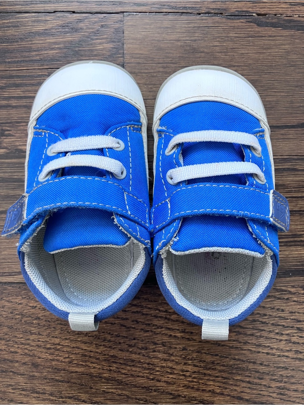 See Kai Run Stevie Mini Sneakers - Kelly Blue - Size 6 - Picture 4 of 10